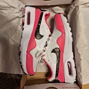 Nikes size 5.5
